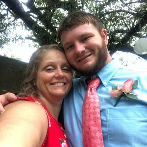 Meet your Posher, Deedee